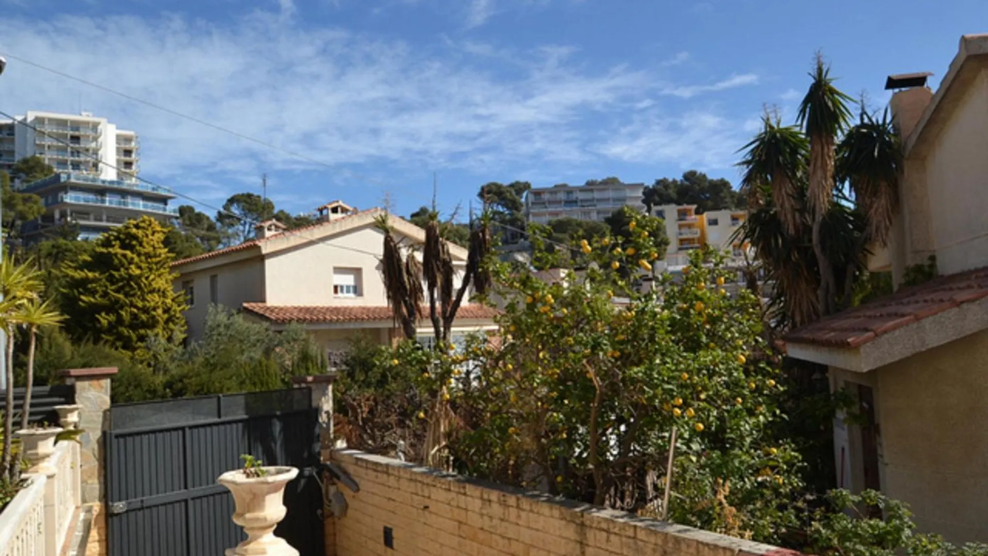 Pins Villa Planet Costa Dorada Salou